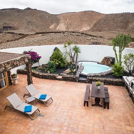 La Estrella By Don Robertos Paraiso